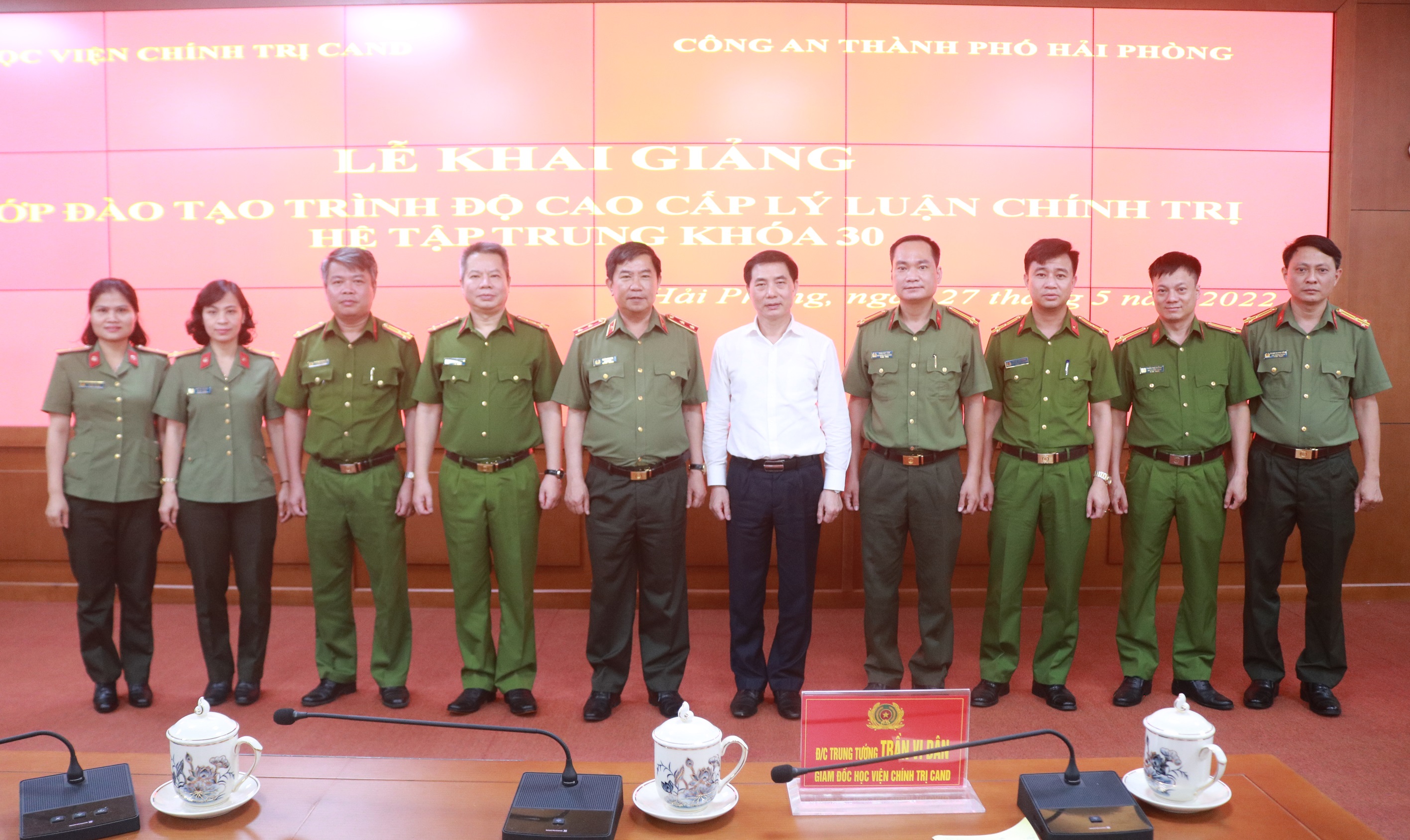 Khai giảng lớp đào tạo trình độ cao cấp lý luận chính trị hệ tập trung khoá 30